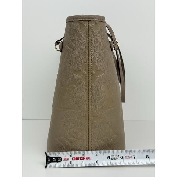 Louis Vuitton Empreinte Monogram Giant Neverfull MM Tourterelle - Picture 13 of 16